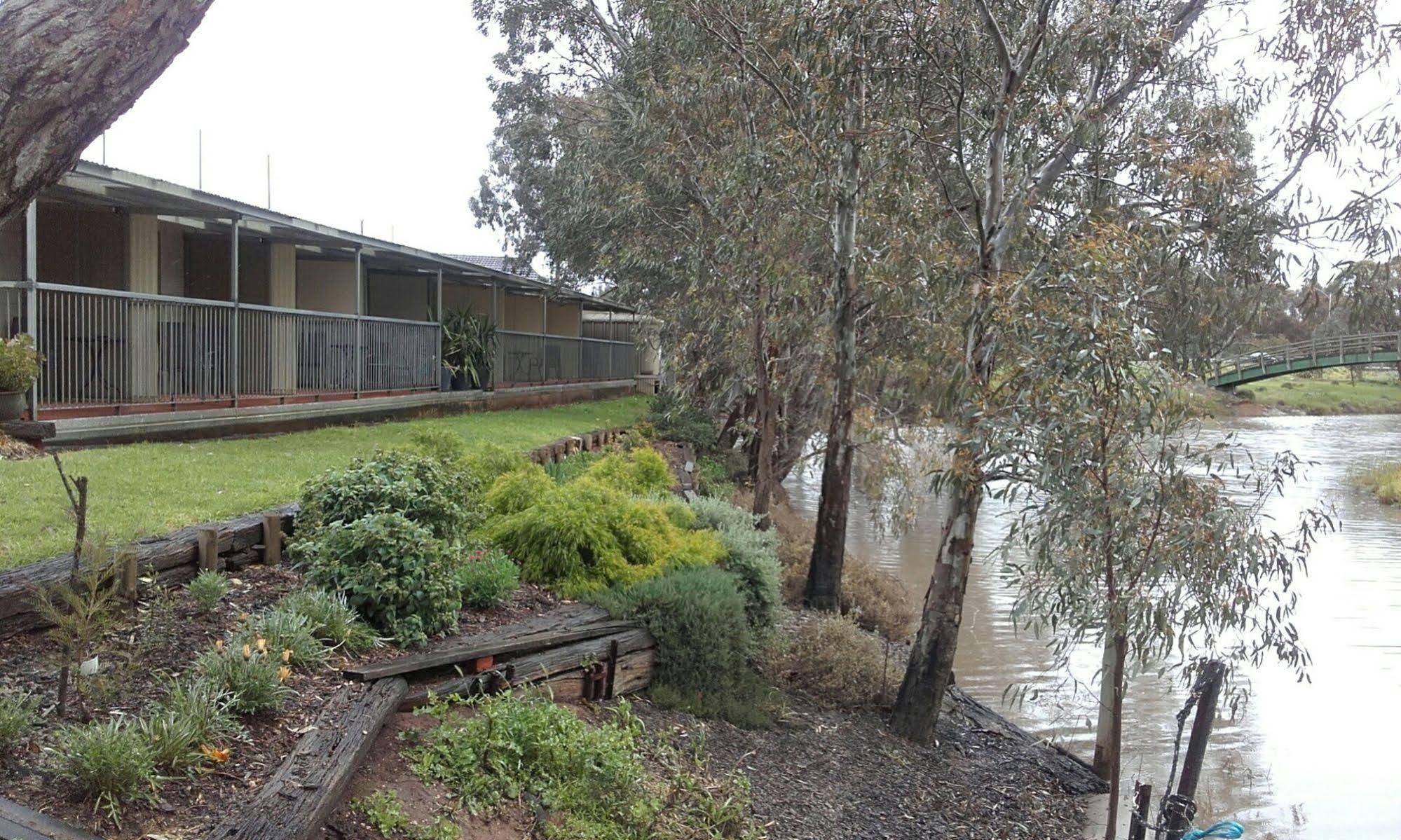 Donald Riverside Motel ภายนอก รูปภาพ
